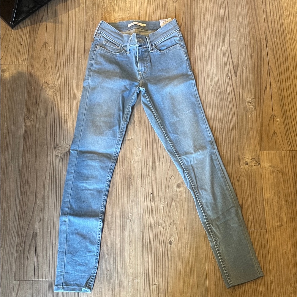 Levi's Women's Light Blue Skinny Jeans